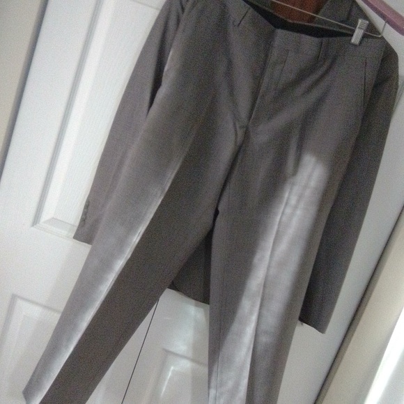 38s Slim Jos.A.Banks Taupe Pinstripe Suit - Picture 6 of 10